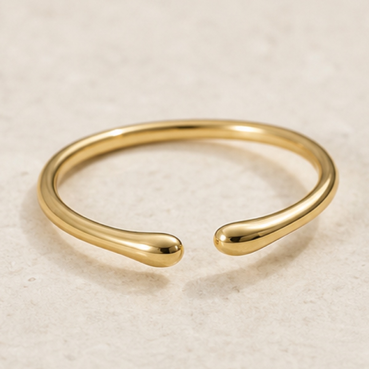Close detail of the Eternal Line Ring